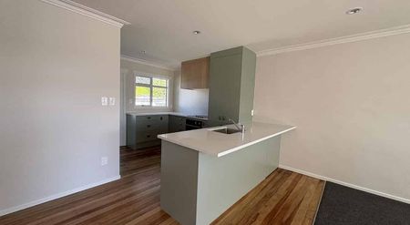 Newly Renovated Three Bedroom Unit - Photo 3