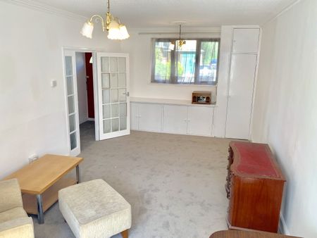 2 Bed Flat, Chilworth Court, SW19 - Photo 2