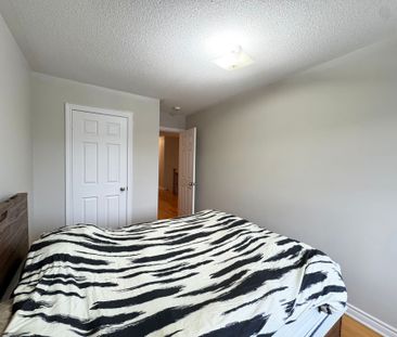 For Lease - 138 Farooq Boulevard, Vaughan, Ontario - Photo 5