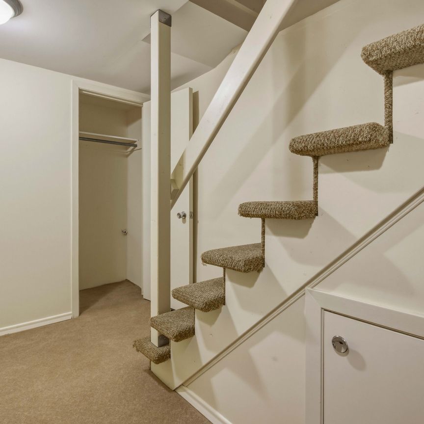 For Lease - 940 5th Avenue, Owen Sound, Ontario - Photo 1