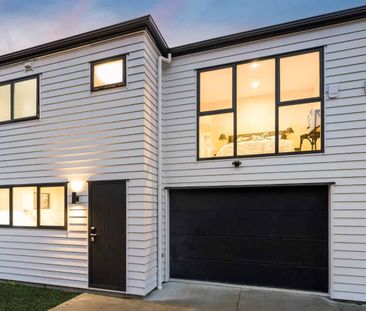 Spacious 3-Bedroom Townhouse with Private Garden - Photo 3