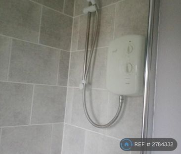 2 bedroom semi-detached house to rent - Photo 2