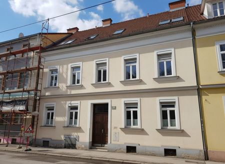Altbau-Charme mit Grünblick: 2-Zimmer-Wohnung in Top-Lage bei Schloss Eggenberg! - Photo 3