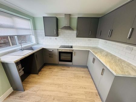 3 bedroom detached house to rent - Photo 5