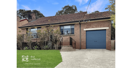 Spacious Family Home with Impressive Outdoor Features - Photo 3