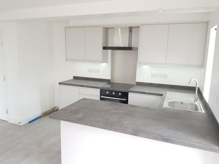 2 bedroom semi-detached house to rent - Photo 4