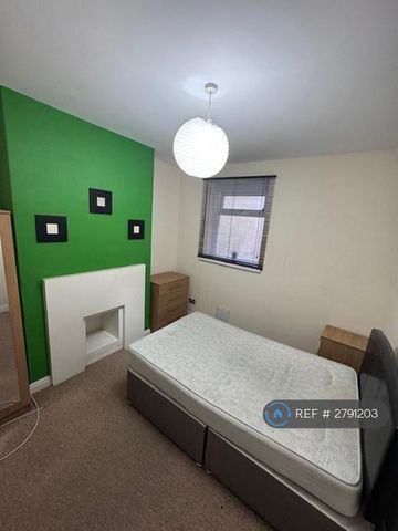 5 bedroom terraced house to rent - Photo 2