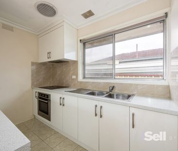 CENTRAL SPRINGVALE LIVING - Photo 2