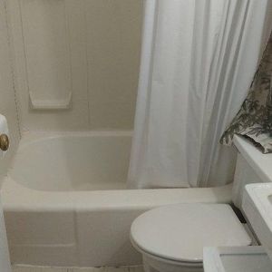 1 1/2 (620$/mois), à louer, PARC MYRAND, 2 pas Univ. Laval et CEGEP, près de tout service, AUBAINE, Tranquillité absolue - Photo 2