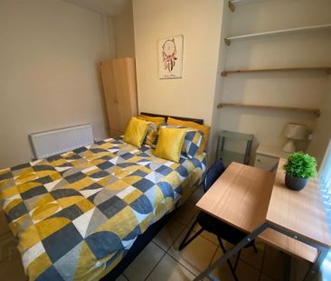 Balfour Avenue, Room 1, All Bills Included, Belfast, BT7 2FH - Photo 5