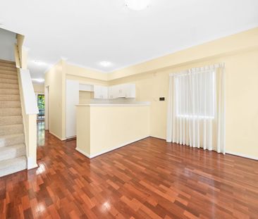 Elegant French Provincial Townhouse in the Heart of Northbridge - Photo 4