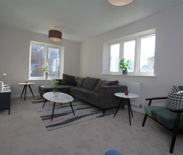 3 bedroom semi-detached house to rent - Photo 1