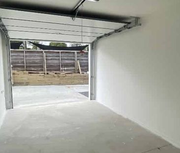 C/514 Swanson Road - Charming 3-Bedroom Home for Rent - Photo 2