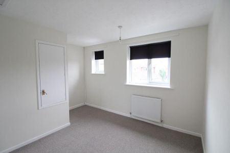 2 bedroom semi-detached house to rent - Photo 2