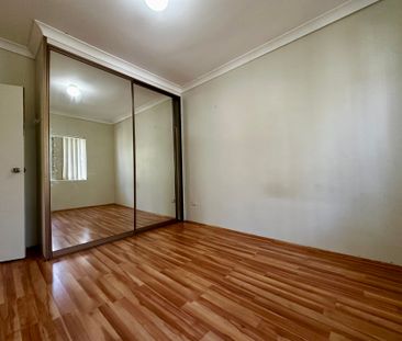 Conveniently Located 2 Bedroom Unit - Photo 2