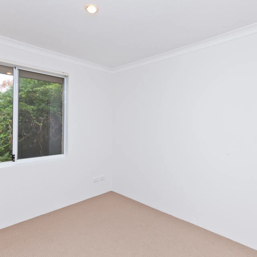 7 Prunella Crescent, - Photo 1