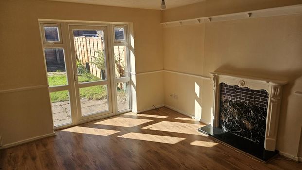 2 bedroom terraced house to rent - Photo 1