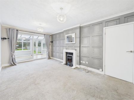 3 bedroom Semi-detached house to rent - Photo 4