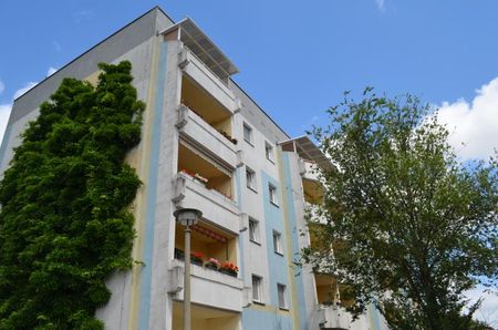 Helle, freundliche 2-Zimmerwohnung mit Balkon ! - Photo 4