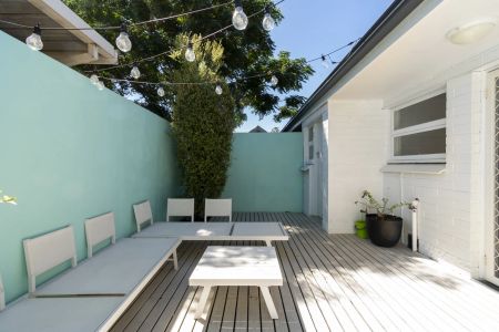 2/37 Bath Street, Glenelg South. - Photo 3