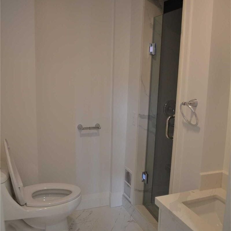 For Lease - 6 Rusholme Park Crescent Unit# Main, Toronto, Ontario - Photo 1