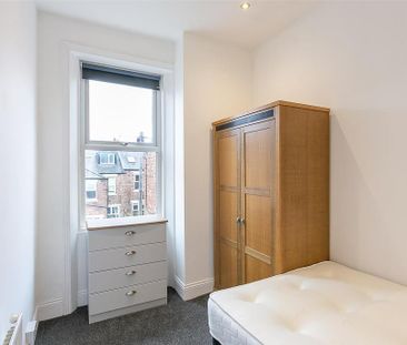 3 bedroom flat to rent - Photo 3