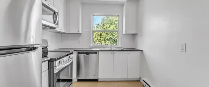 389-401 Yonge Street | 401 Yonge Street, Kingston - Photo 1