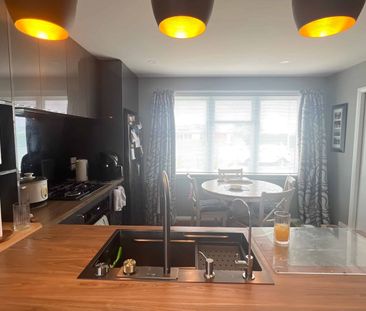 3 Bedroom - Bridge Street - Photo 2