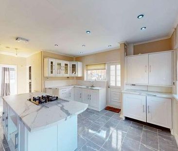 Buckley Lane, Farnworth, BL4 - Photo 4