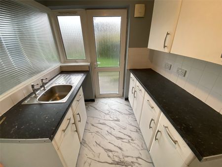 3 Bedroom House To Rent - Photo 4