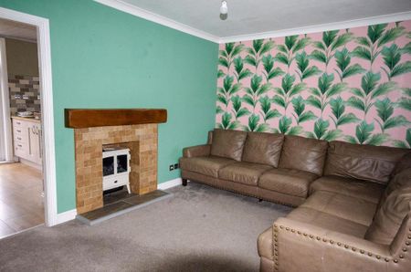 3 bedroom semi-detached house to rent - Photo 5