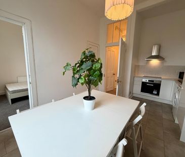 2 Bed Flat, Montgomery St, EH7 - Photo 2