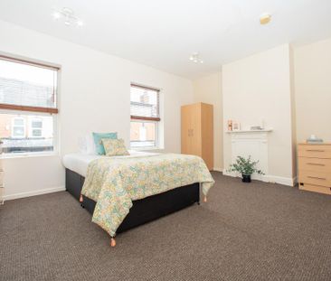 4 bedroom terraced house to rent - Photo 5
