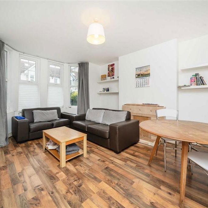 3 bedroom flat to rent - Photo 1