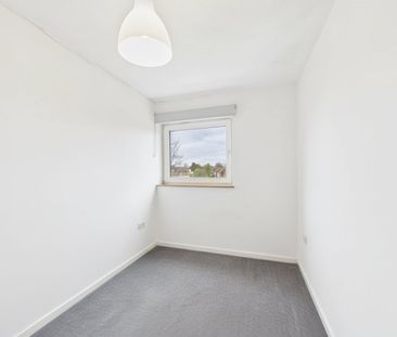 3 bedroom Maisonette in Hever Close, Maidenhead - Photo 1