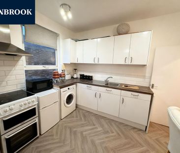 1 bedroom in a house share to rent - Photo 5