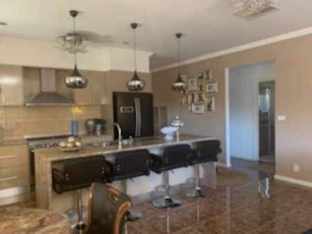 A brilliant home located in a quiet location - Photo 3