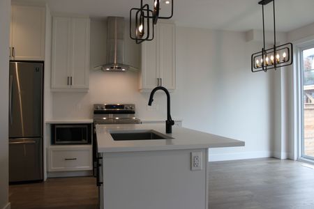 For Lease - 1820 Canvas Way Unit# 17, London North, Ontario - Photo 3