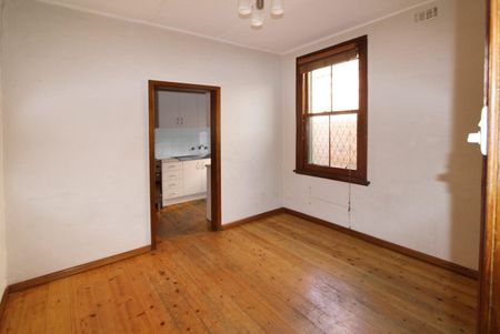 Beautiful Two Bedroom Treasure - Photo 4