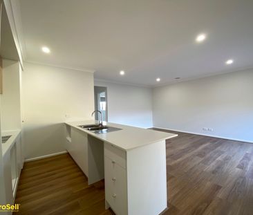 9 Sedge Street, Mambourin - Photo 5