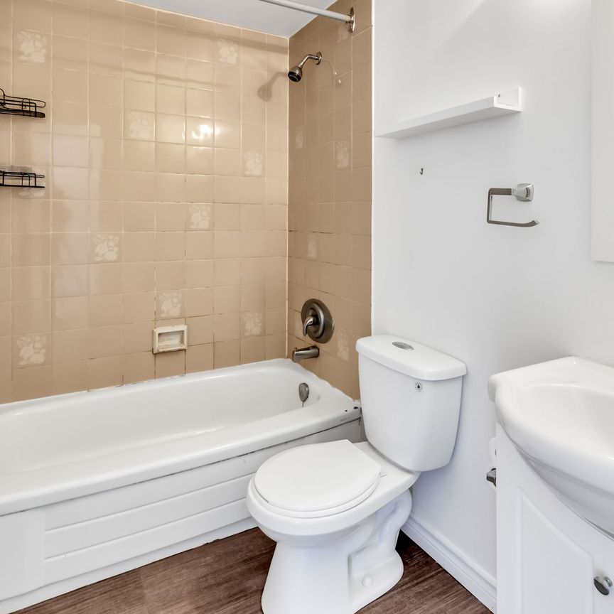 For Lease - 821A Bloor Street Unit# Apt. 3, Toronto, Ontario - Photo 1