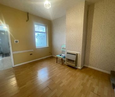 Terraced House to rent on - Photo 5