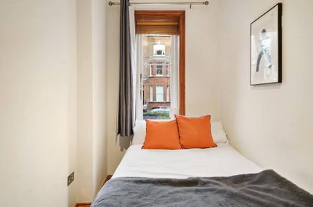 1 bedroom in a house share to rent - Photo 3