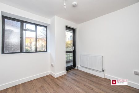 4 bedroom flat to rent - Photo 2