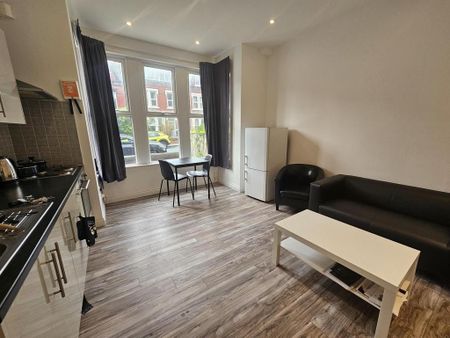 1 bedroom flat to rent - Photo 2