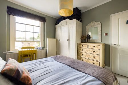 3 bedroom maisonette in Kentish Town - Photo 5