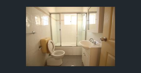 Large, Bright & Spacious 2 Bedder - Photo 5