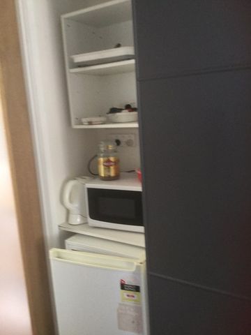 Shared studio/granny flat, Adina ave - Photo 4