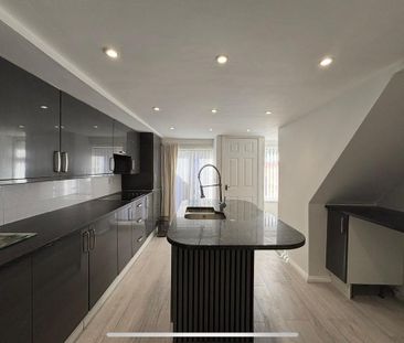 3 bedroom terraced house to rent - Photo 5