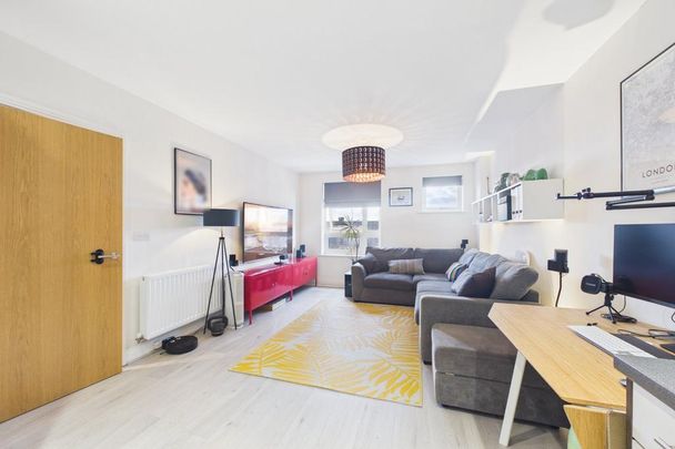 2 bedroom flat to rent - Photo 1